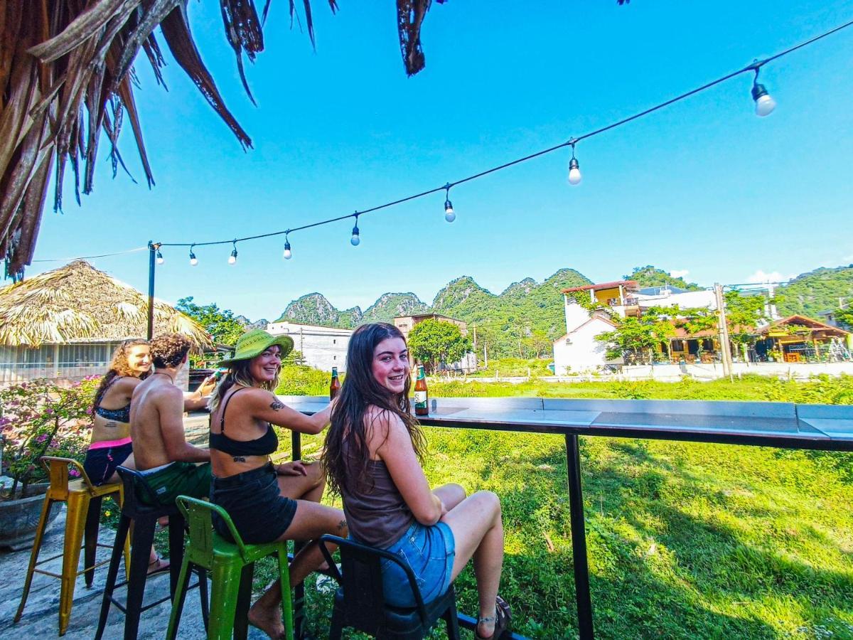 Yolo Pool Bar Villas & Garden Restaurant 퐁냐 외부 사진