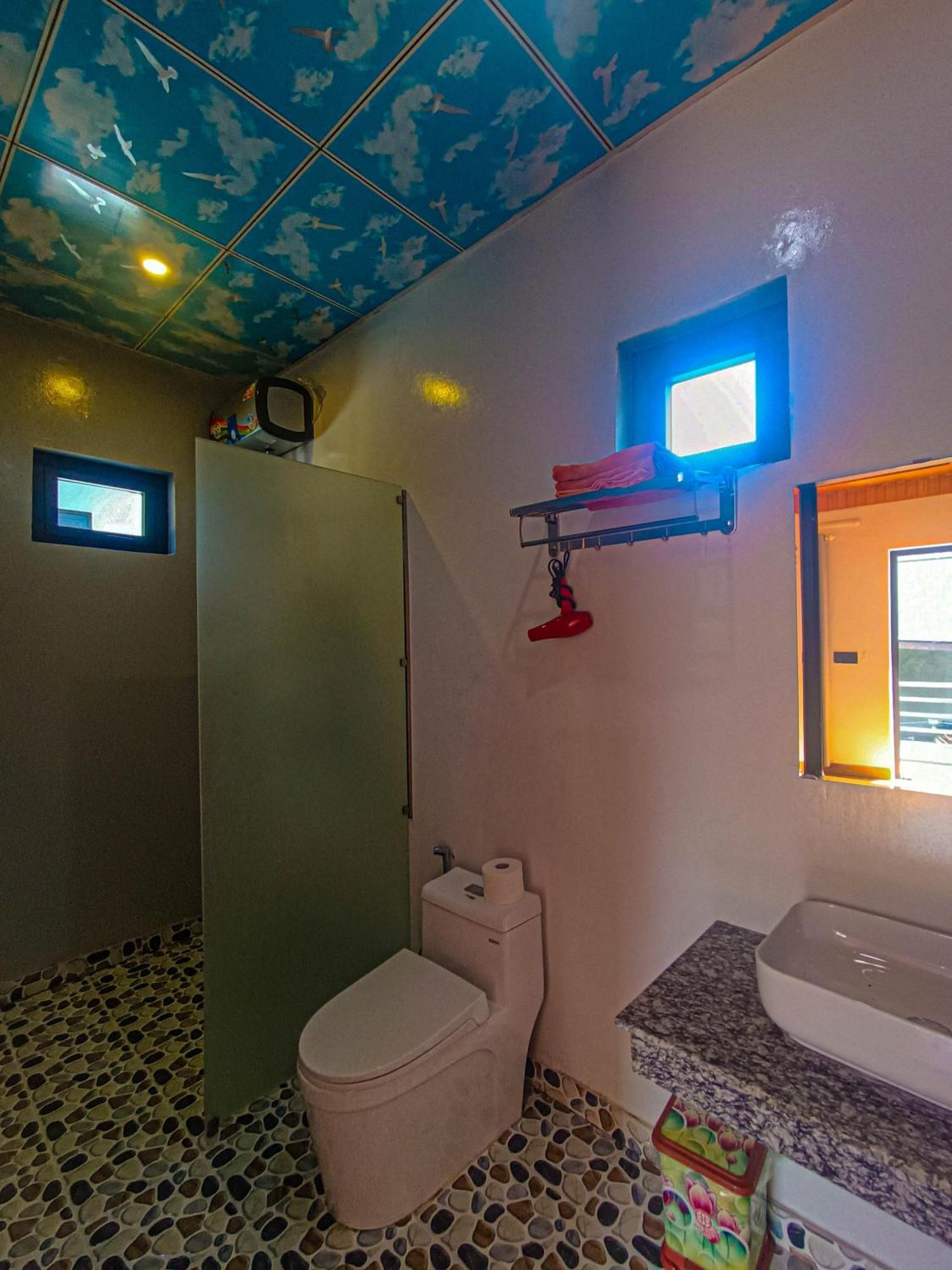 Yolo Pool Bar Villas & Garden Restaurant 퐁냐 외부 사진